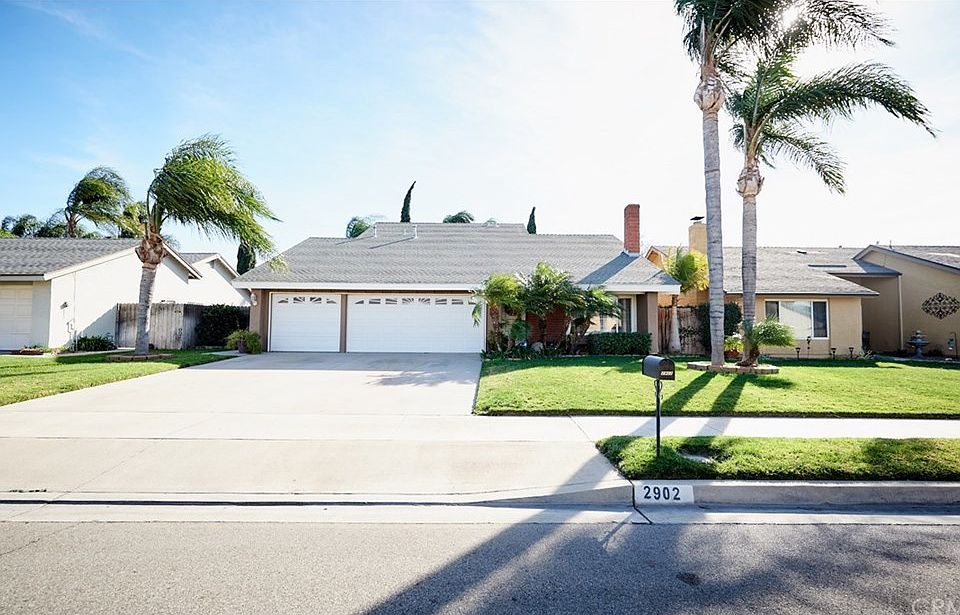 1st image of 2902 E Oak Hill Dr