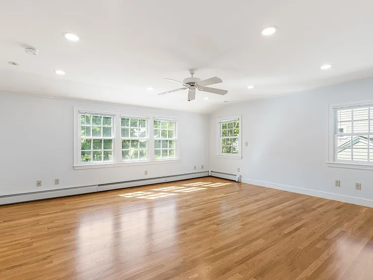 82 Allen Ave — Photo 15