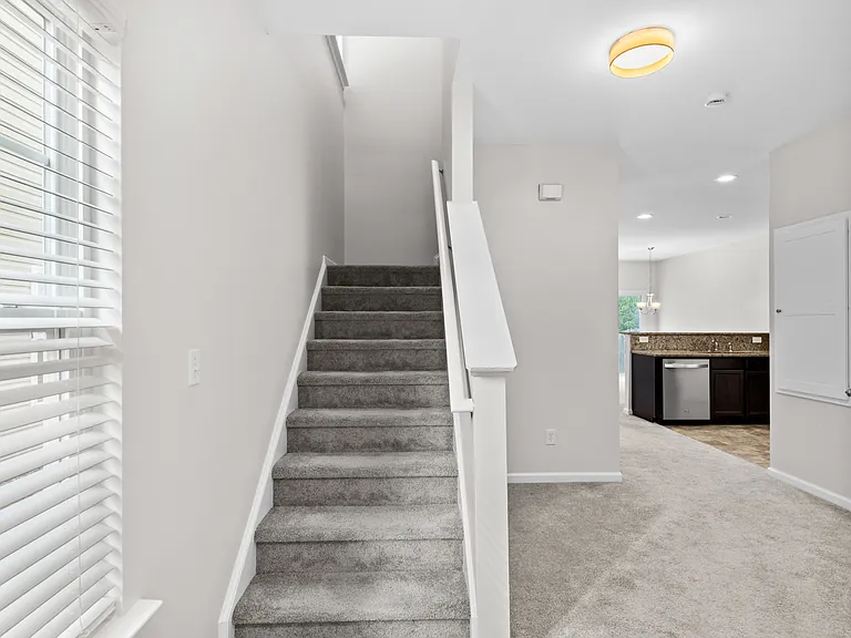 199 Stanley Ct — Photo 17