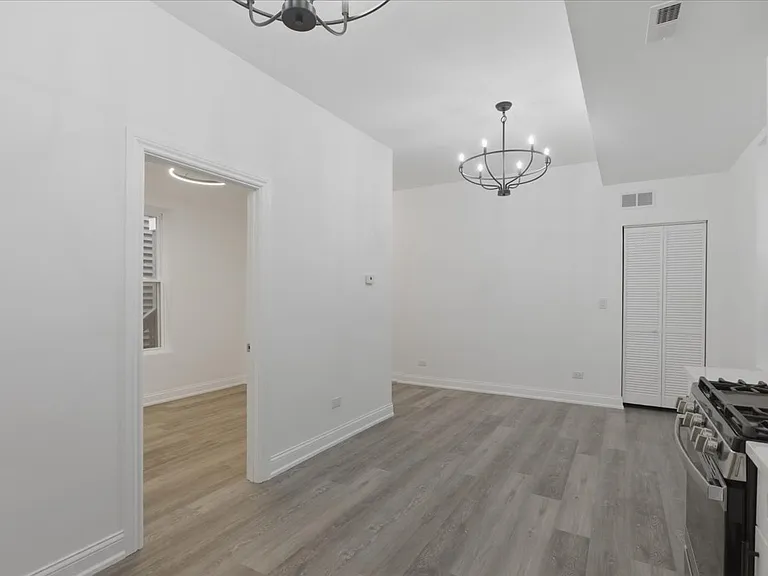 4521 S Hermitage Ave #1R — Photo 6