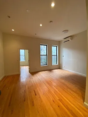 Rented by Cast Iron Real Estate | media 18