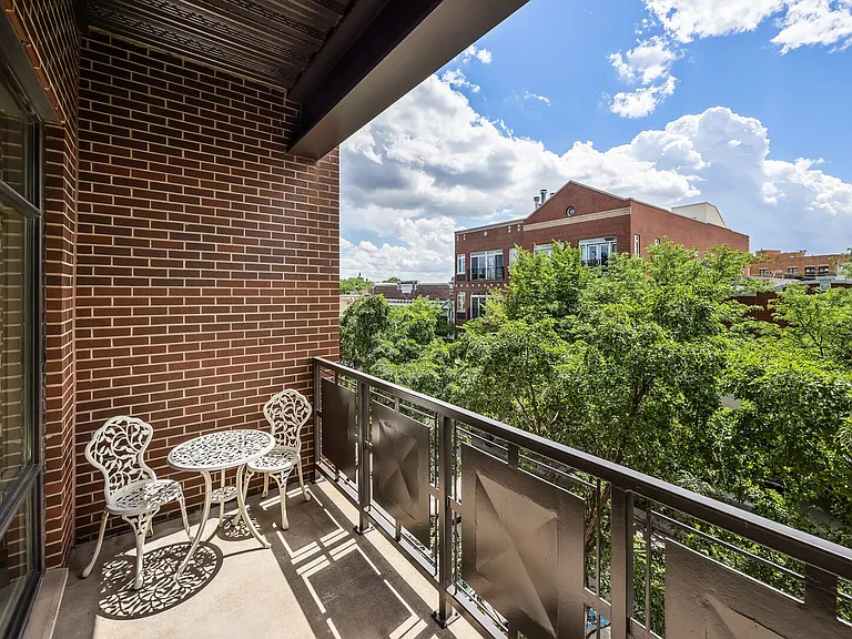 2326 W Giddings Ave #302 — Photo 12