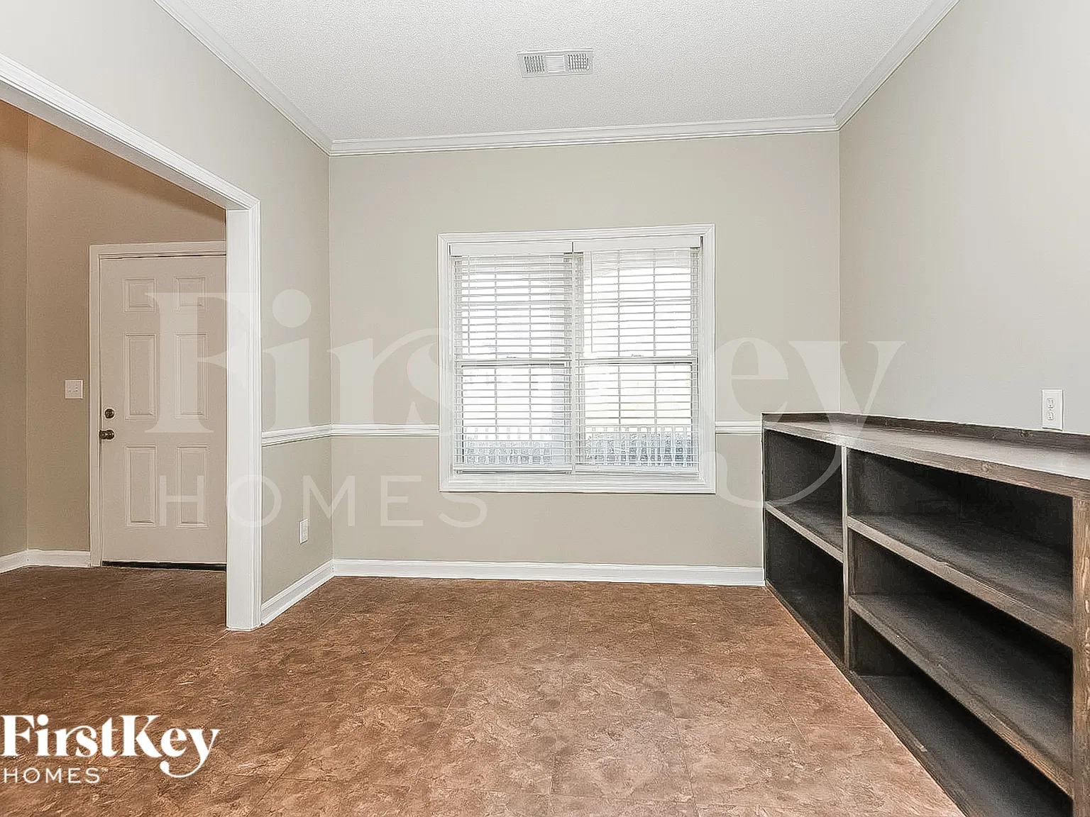 4 bed, 3.0 bath, 2376 sqft, $2,850 — Photo 4