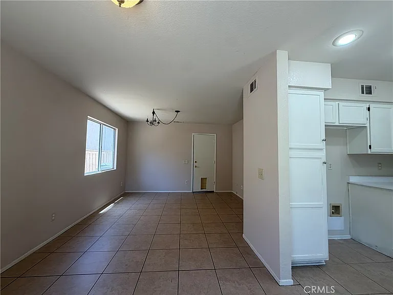 42920 Corte Salamanca — Photo 9