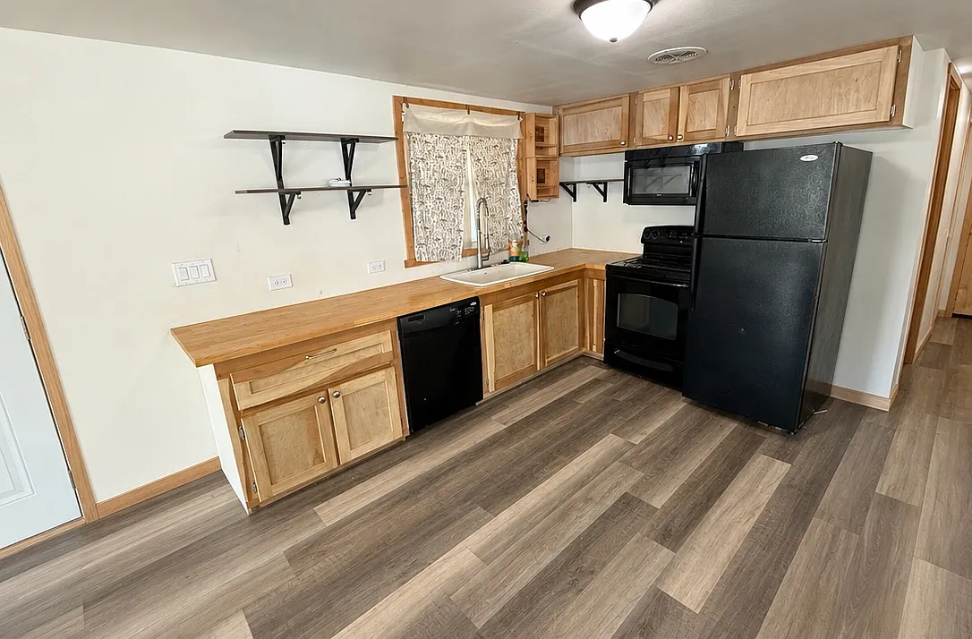 1 bed, 648 sqft, $1,300 — Photo 2