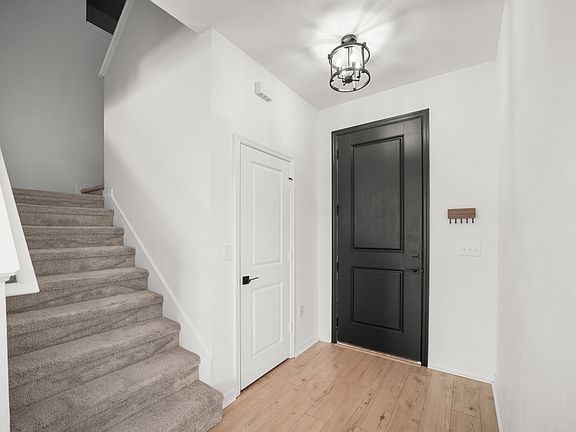 2nd image of 5005 Golden River Ln