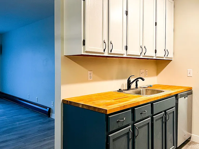 2800 Hillsboro Ave N #313 — Photo 4
