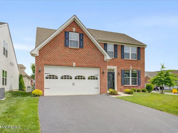 27 Eldorado Drive, Lakewood, NJ 08701