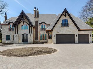 10S122 Clarendon Hills Rd, Willowbrook, IL 60527