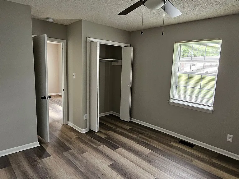 Tulip Cove Apartments - Pulaski, TN — Photo 7