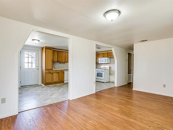 4th image of 414 Pine St