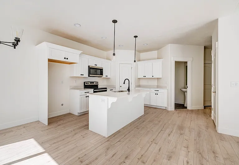 981 W Coral Charm Way #1 — Photo 6