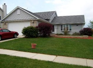 1004 Fox Holw, Dekalb, IL 60115