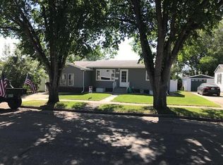 1005 14th Ave W, Williston, ND 58801