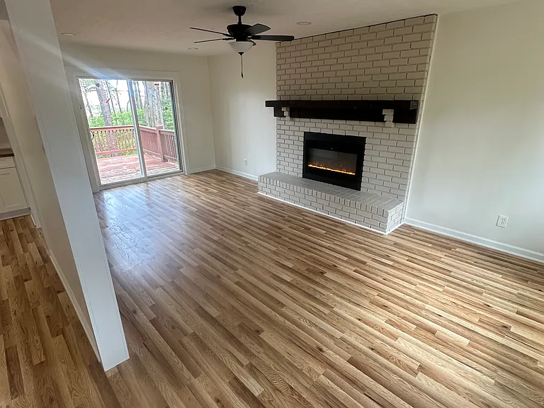 200 Stockwood Dr — Photo 6