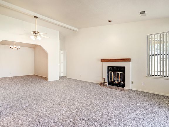 5th image of 409 Rock Creek Park Ave NE