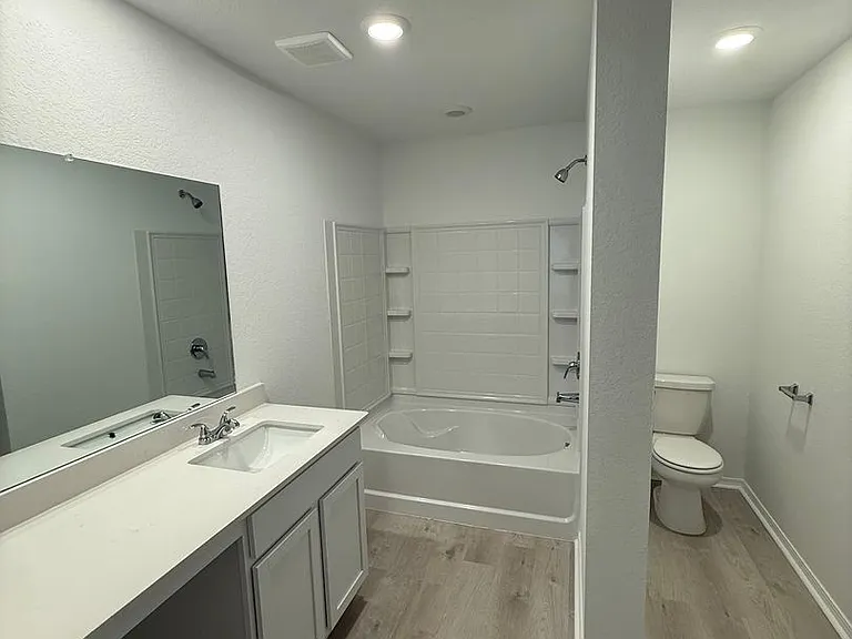 250 Leruss Blvd — Photo 6