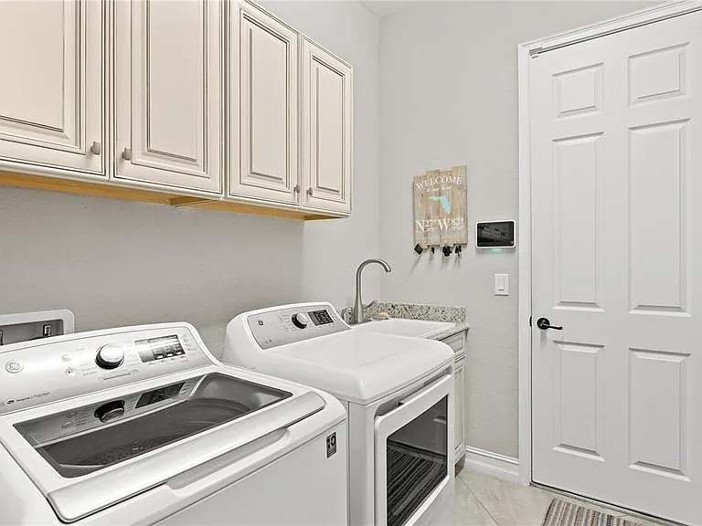 5623 Mulligan Way — Photo 39