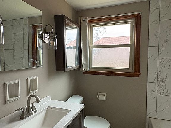 4th image of 3421 E Van Norman Ave #A