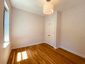 Rented by Metropolis Real Estate of Manhattan