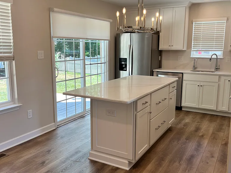 New Kitchen & All new appliances.
Large eat in island.