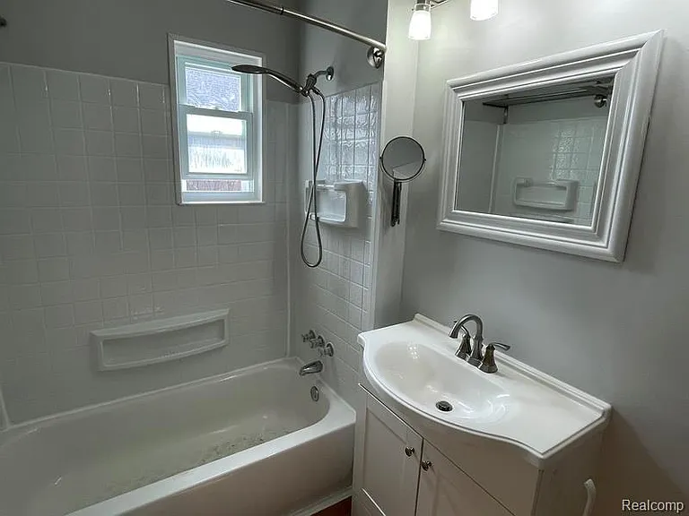 29559 Norfolk St — Photo 9