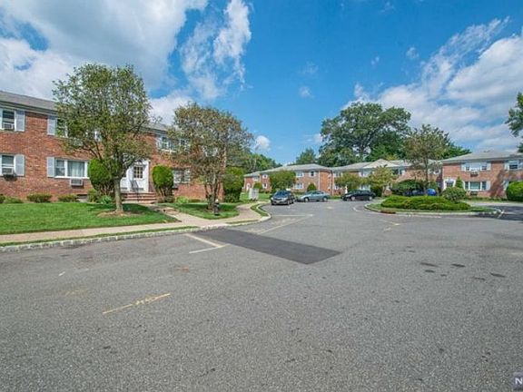 3rd image of 43 Conforti Ave