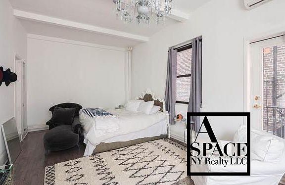 4th image of 11 E 17th St APT 3@