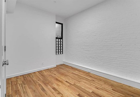 3rd image of 319 E 93rd St APT 2e