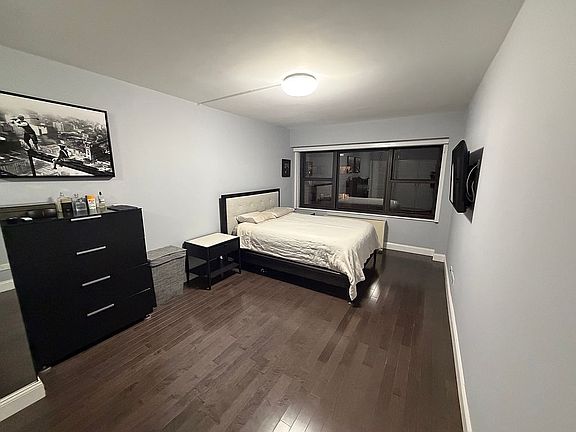 5th image of 160 E 38th St APT 14G