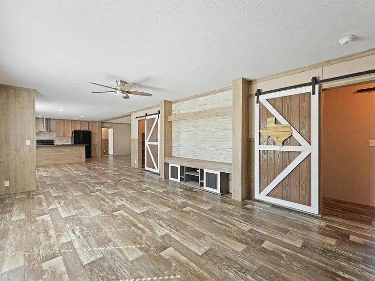 11744 Padok Rd — Photo 2