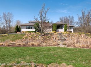 6091 E Heathfield Dr, East Lansing, MI 48823