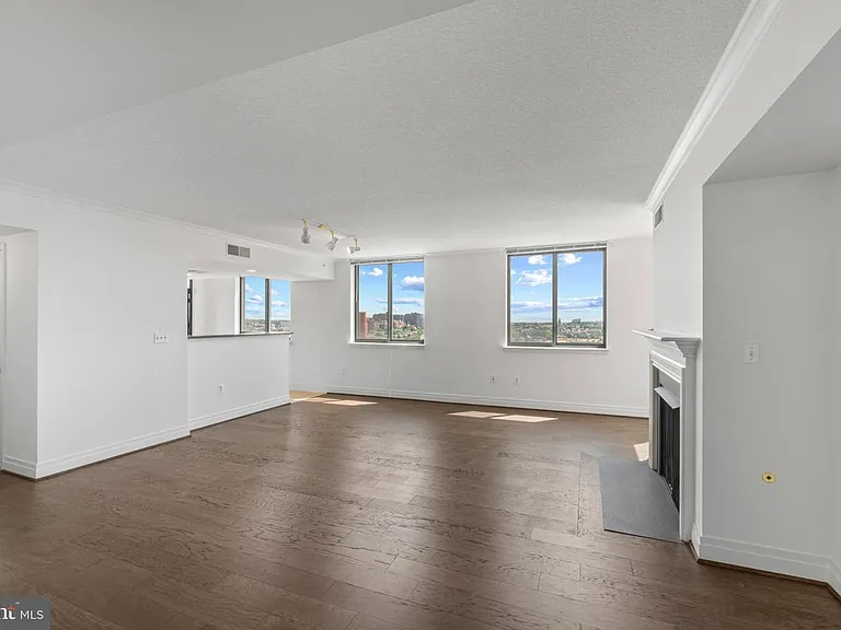 414 Water St #1812 — Photo 6