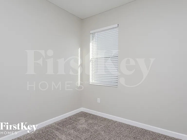 1958 Pantheon Dr — Photo 12