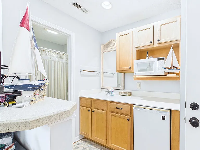 3350 Club Villas Dr #1303 — Photo 6