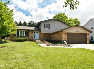 608 Ravinia Dr, Shorewood, IL 60404