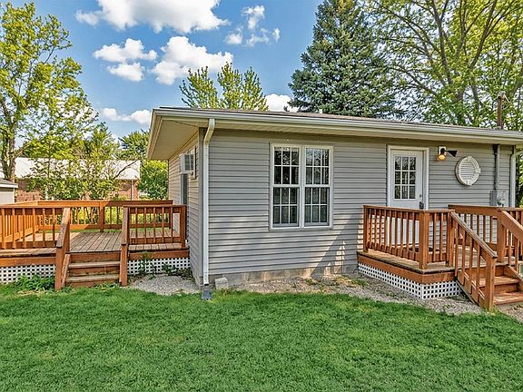 3rd image of 211 Orchard Ln