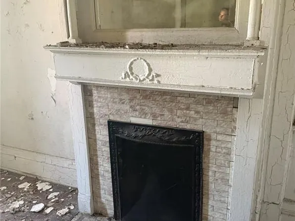 4726 Kensington Pl, Saint Louis, MO 63108