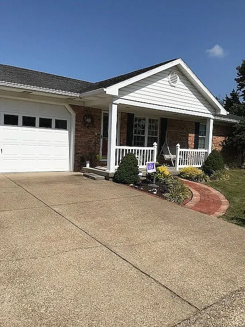 4114 Rosewood Ave photo 1