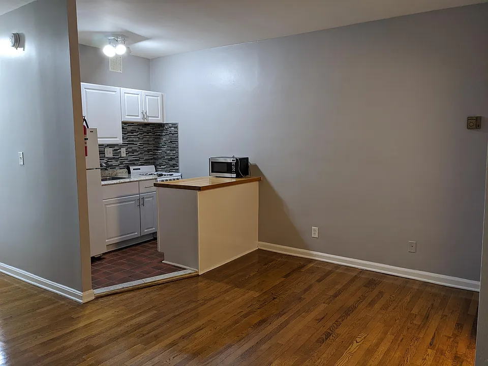 115 East St #B