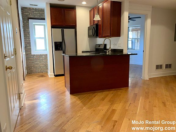 3rd image of 5653 N Magnolia Ave