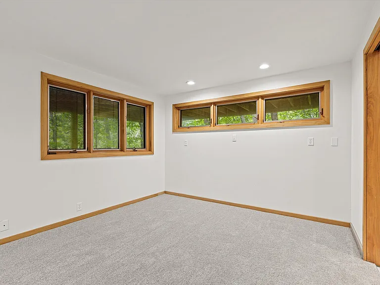 1424 Bradford Dr — Photo 36