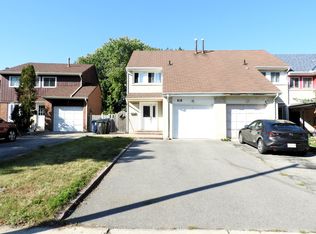 22 Marrakesh Dr #7, Toronto, ON M1S 3W8