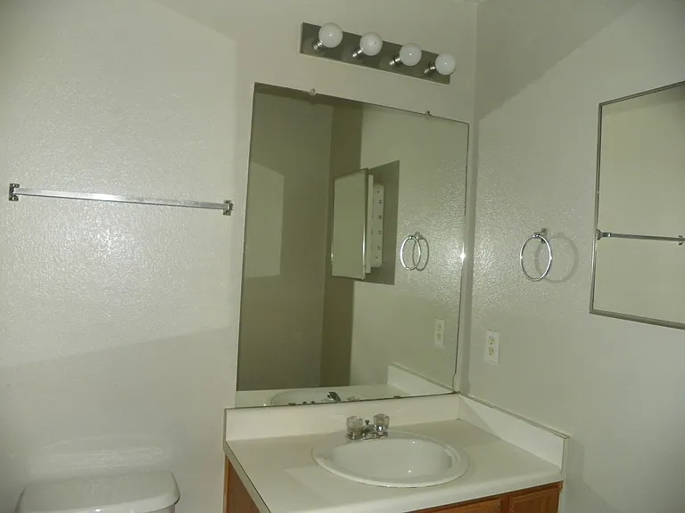 2221 Creekside Ln — Photo 16