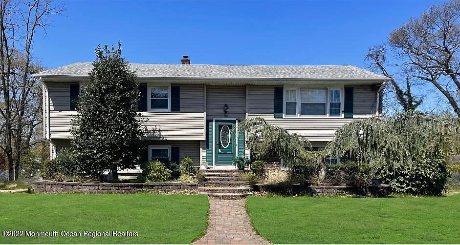 5 Deborah Pl photo 1