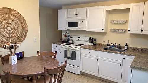 167 Elm St #B Photo 1 167 Elm St #B Photo 1