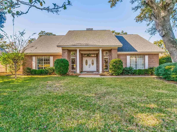 6511 Chardonnay, Pensacola, FL 32504