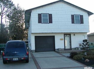 136 Lenox Rd, West Babylon, NY 11704