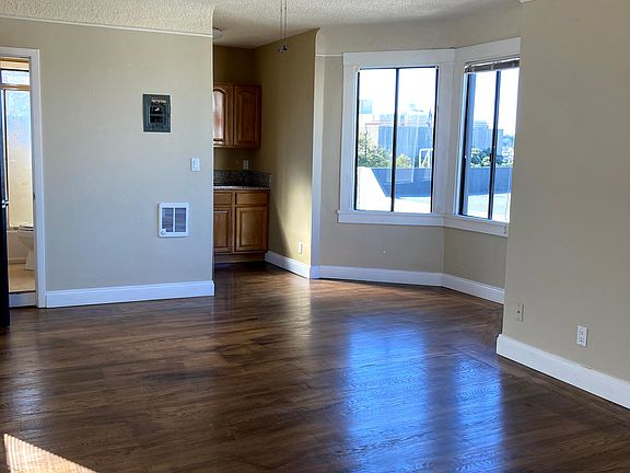 2nd image of 3848 Sacramento St #9