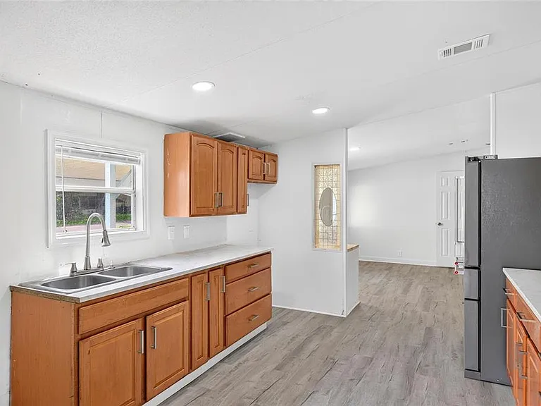 6766 NE 1st Pl — Photo 11